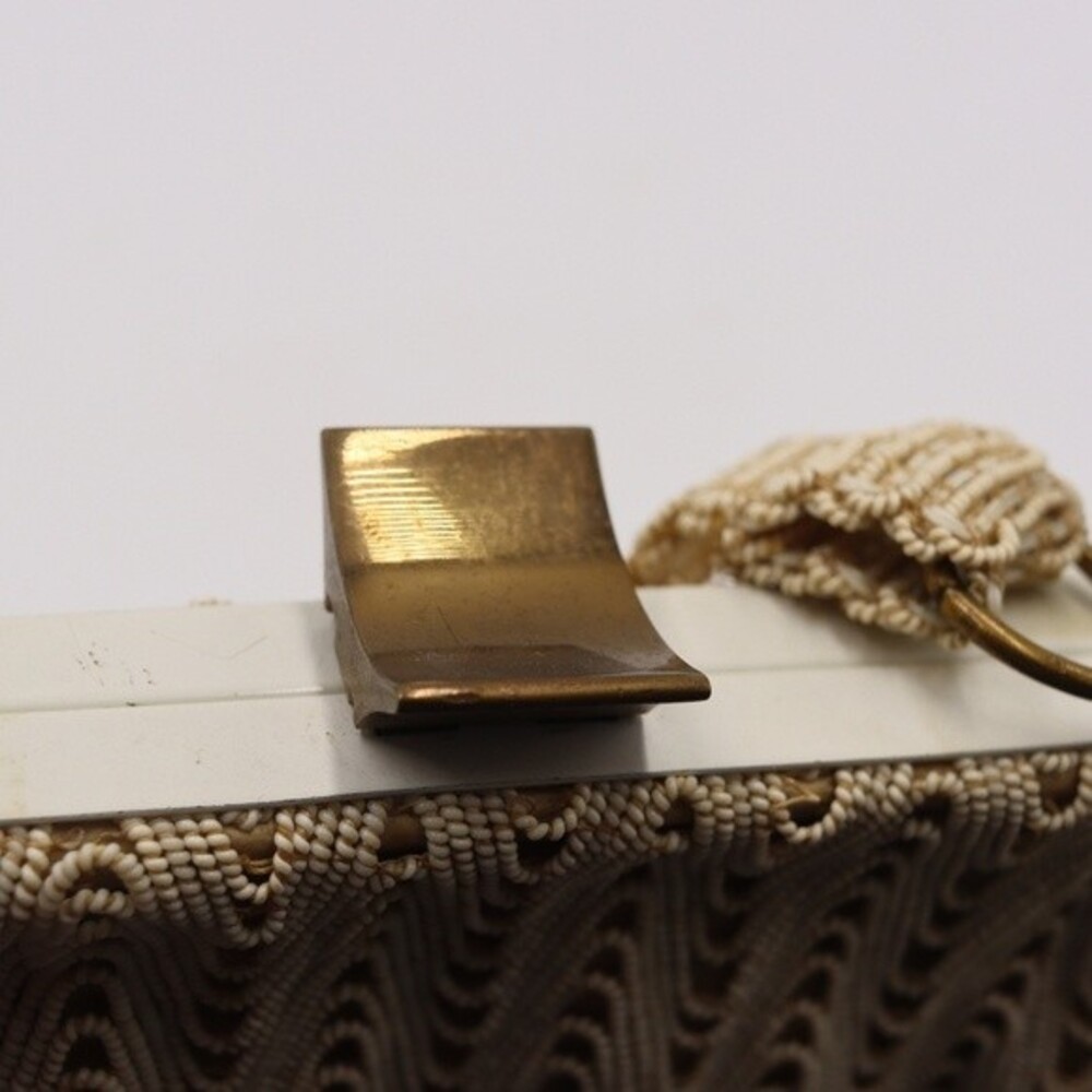 Vintage Cream Beaded Clam Shell Handbag Clutch - Picture 10 of 11